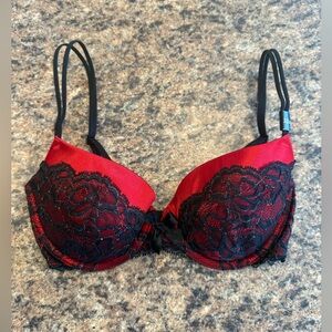 Victoria's Secret Very Sexy Lined Demi Red and Black Lace Bra 32D